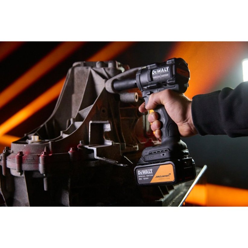 5-dílná sada nářadí Dewalt McLaren DCK5222MP3T