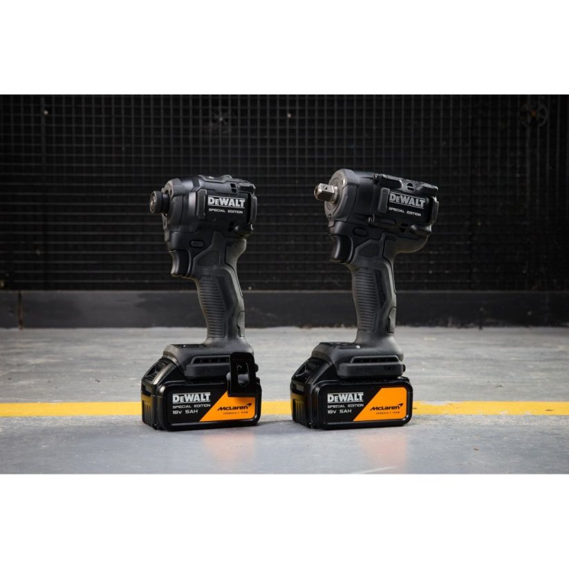 2-dílná sada nářadí Dewalt Mclaren DCK2224MP2T
