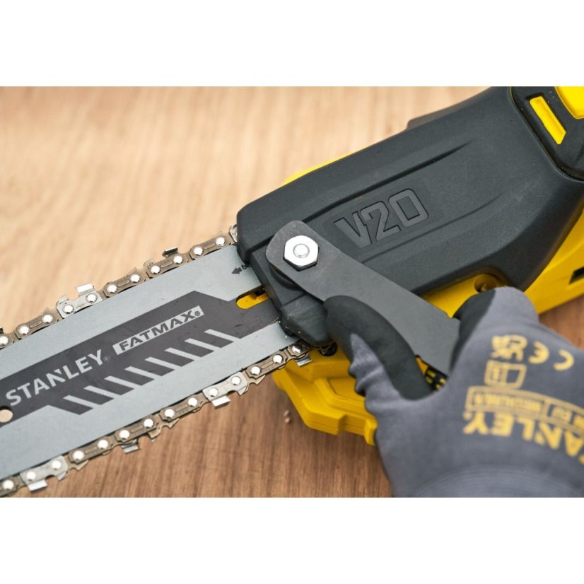 Řetězová pila s prodlouženou rukojetí STANLEY FATMAX SFMCPS720M1 V20  18V - 1x4,0Ah, nabíječka