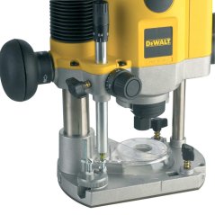 Vrchní frézka Dewalt DW621KT 1100W 6-8mm