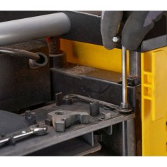 Protahovací hoblovačka Stanley STP18 1800W