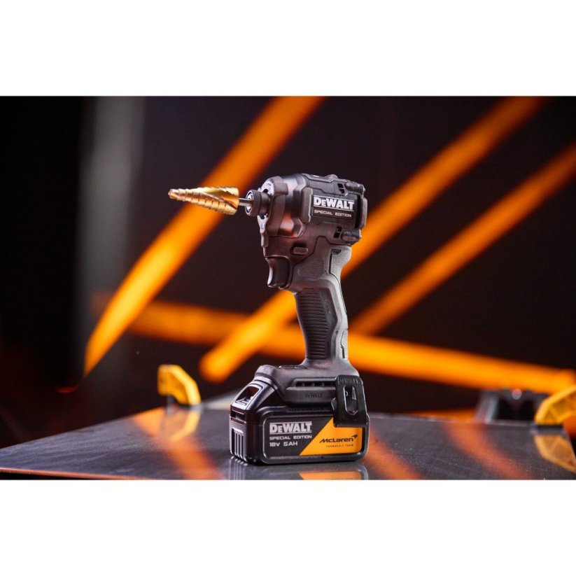 Rázový utahovák Dewalt McLaren DCF86MP2T - 2xAku 5,0Ah, nabíječka, kufr TSTAK