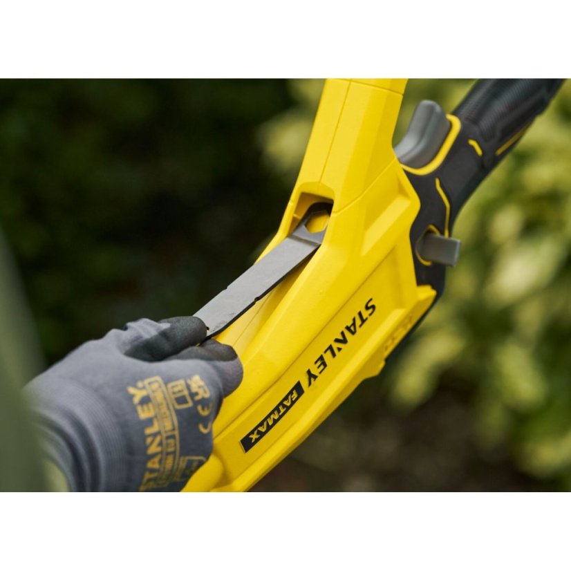 Řetězová pila s prodlouženou rukojetí STANLEY FATMAX SFMCPS720M1 V20  18V - 1x4,0Ah, nabíječka